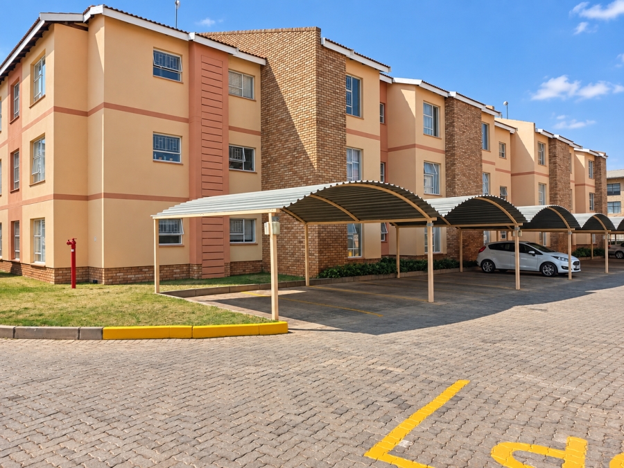 To Let 1 Bedroom Property for Rent in Kannoniers Park North West